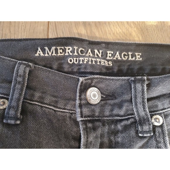 American Eagle Women's Mom Jean High Rise Size 6 EMBROIDERED - Picture 2 of 8